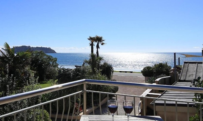 Onetangi Apartment | Waiheke Island - Onetangi Beachfront Apartments