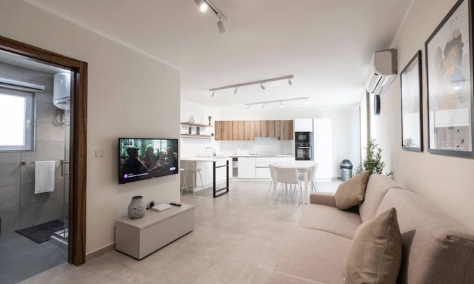 Ta' Xbiex Apartment | Wait n' Sea 2 bedroom apartment in ta xbiex