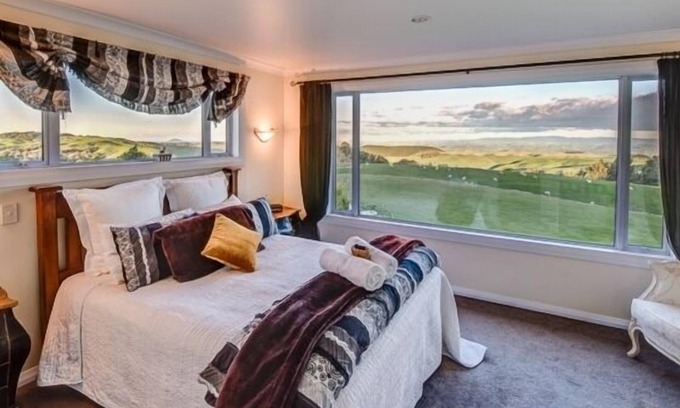 Te Kuiti Other | Waitomo Boutique Lodge has everything - Stunning 360' Views, Luxury and comfort.