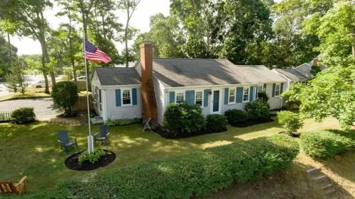 South Yarmouth House | Walk 3 Mins to Private Assoc Beach