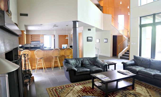 Clarksville House | Walk to ACL Fest and UT football - Central Austin/Clarksville gem - sleeps 8-10