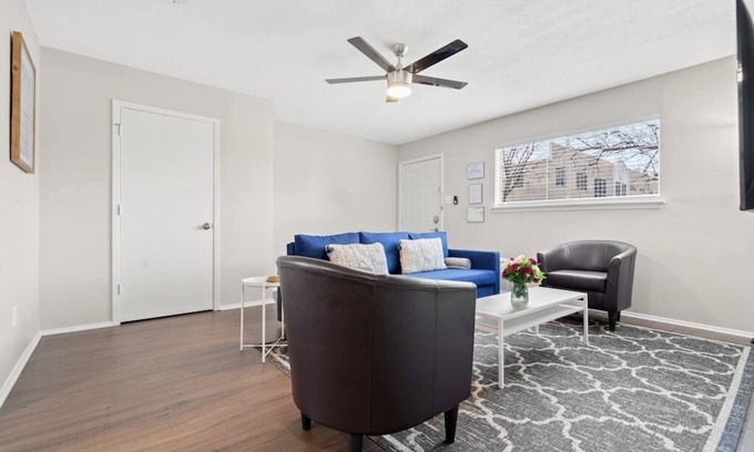 Central Arlington Apartment | Walk to AT&T Stadium! Clean and Spacious with fast Wi-Fi