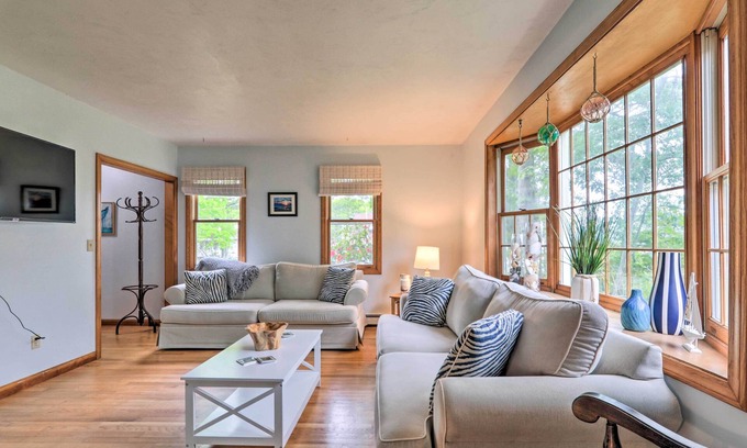 Hyannis Cottage | Walk to Beach & Main Street: Hyannis Cottage