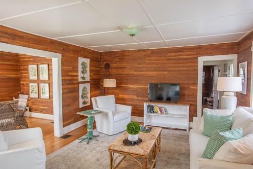 West Jefferson House | Walk to Downtown West Jefferson! Farmers Market, Breweries & MORE