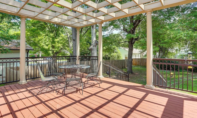Henderson House | Walk to Dtwn & Freed-Hardeman: Home w/Fenced Yard