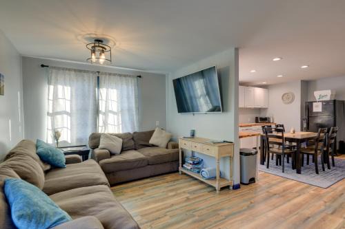 Newport House | Walk to Fishing Pier, Newport Home with Deck!