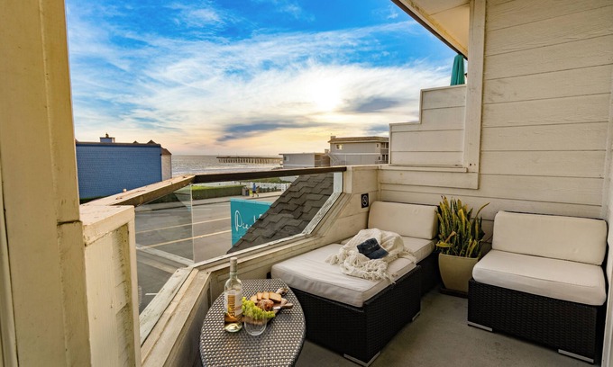Cayucos House | Walk to Pier + Beach | Stylish 2BR w/Ocean View | Shared Bar, Firepit, Lounge