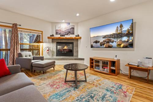 Olympic Valley Apartment | Walk to River and Park & Minutes to Palisades & Tahoe