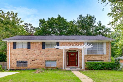 Mobile Apartment | Walk to University of South Alabama Mobile Apt