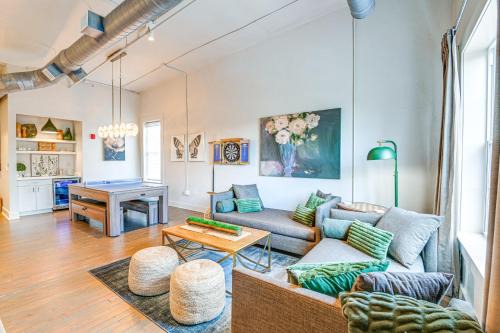 Hillsboro West End Apartment | Walk to Vanderbilt Eclectic Apt in Nashville