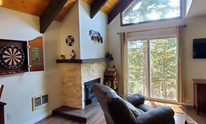 Mammoth Lakes Condo | WALK TO VILLAGE! UPDATED STUDIO+LOFT, 2 BATH, STUNNING VIEWS!