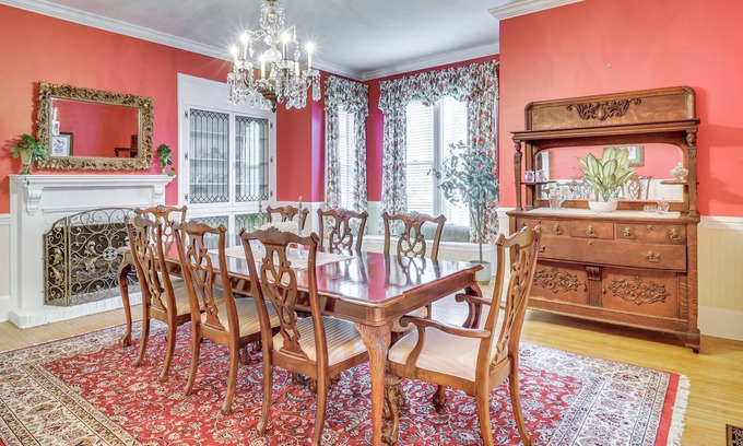 Elizabeth City House | Walk to Waterfront: Downtown Elizabeth City Home!