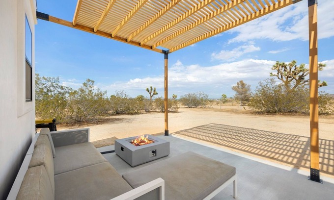 Yucca Valley House | Walker Ranch - Cozy And Romantic Cabin With Fire Pit 1 Bedroom Home by RedAwning