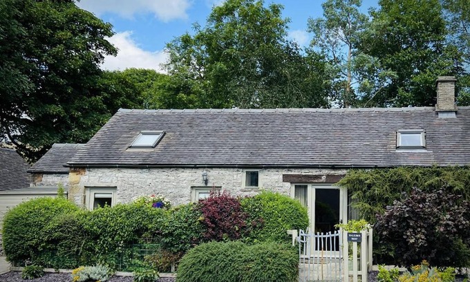 Crowdecote House | Walker's Rest