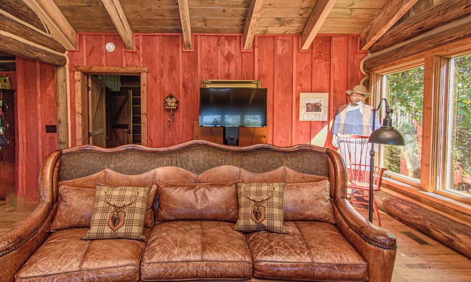 Pearisburg Cabin | Walnut Hill Lodge