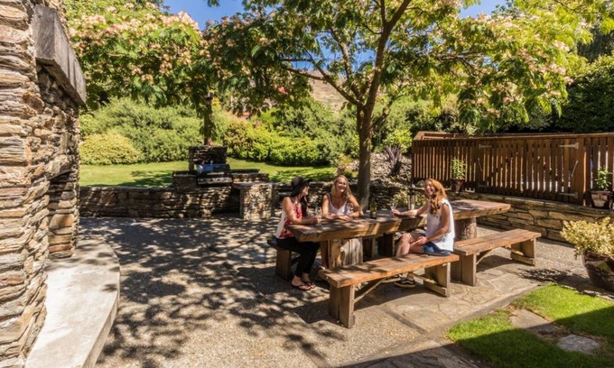Wanaka Bed & Breakfast | Wanaka Homestead Lodge & Cottages