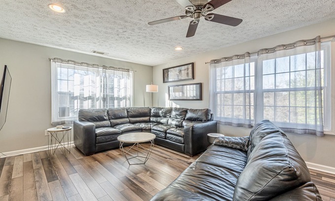 West End Apartment | Warm & Cozy! | Off-street Parking