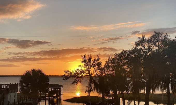 Minneola House | Watch Florida sunsets from the covered lakefront dock
