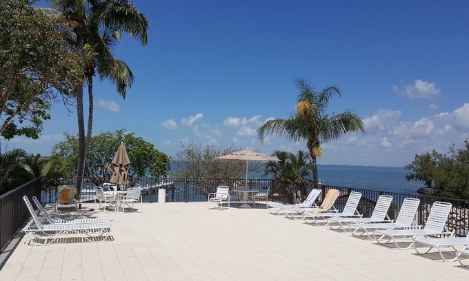 Key Largo Apartment | Water View. Diver's Heaven. Fishing. Paradise Key Largo, Moonbay
