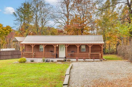 Crossville - Harriman House | Waterfall Hikes and Fairways Quiet Crossville Cabin
