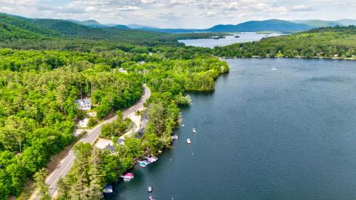 Holderness House | Waterfront 2 bedroom at squam (Suite 11)