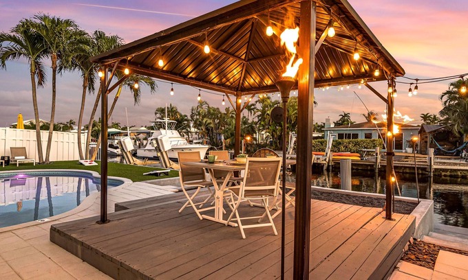 South New River Isles House | Waterfront Bungalow Heated Pool Pineapple Key