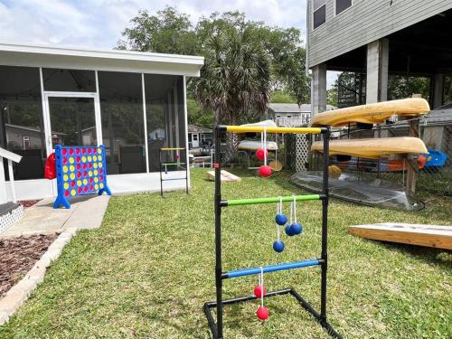 Weeki Wachee Gardens House | Waterfront-ClearKayak-Paddle Boards-BBQ-Beach Gear