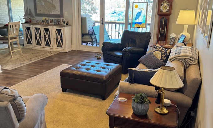 Eastport Condo | Waterfront condo in Eastport, ONLY available for the Legislative session