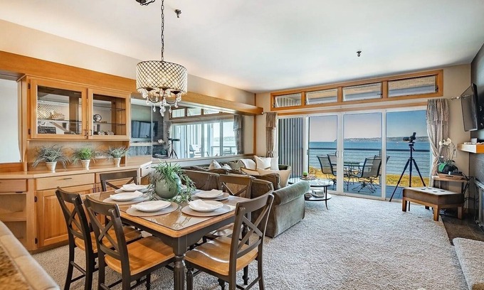 Blaine Condo | Waterfront Escape on Semiahmoo Spit – 3BR/2.5BA Condo with Panoramic Views