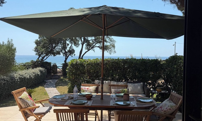 Cavaliere Condo | Waterfront house