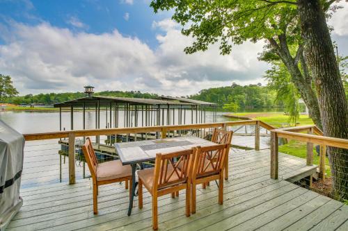 Royal House | Waterfront Home on Lake Hamilton with Dock and 2 Decks