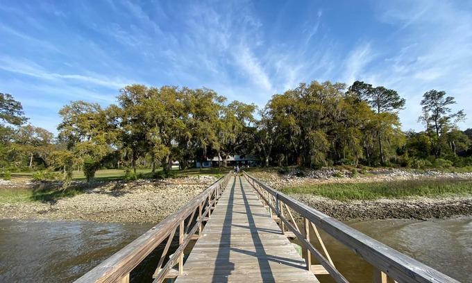 Daufuskie Island House | Waterfront Home with Dock - Sleeps 14