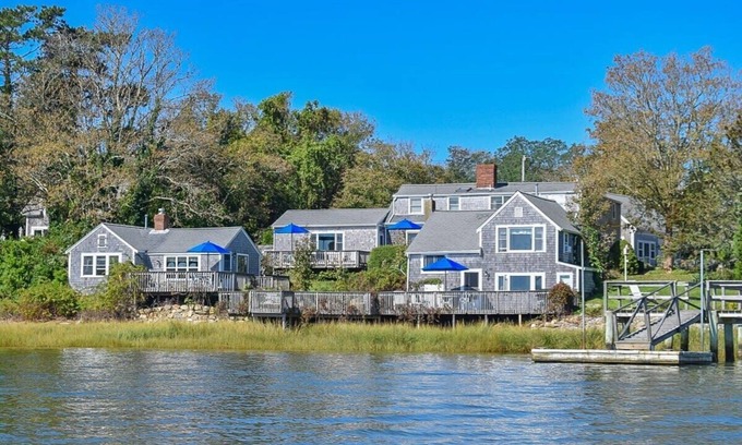 Eastham Cabin | Waterfront home with boat dock!