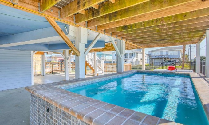 Cherry Grove Beach House | Waterfront Home with Deck in North Myrtle Beach!