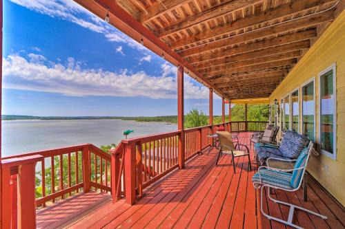 Longtown House | Waterfront Lake Eufaula Home Multi-Level Balcony