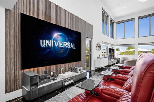 Buccaneer Point Villa | Waterfront Luxe Pool, Hot Tub, Theater, Games and more