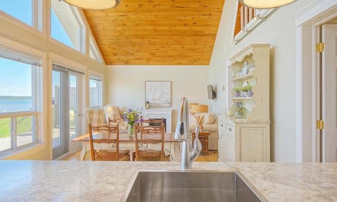 Corran Ban Cottage | Waterfront Oasis on Tracadie Bay