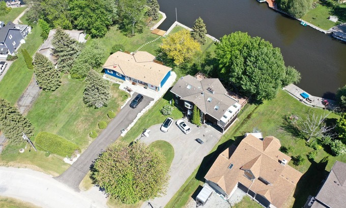 Lagoon City Cottage | Waterfront, private beach, cottage, deck