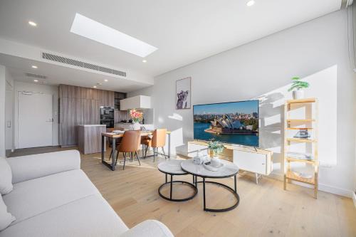 Waterloo Apartment | Waterloo 1Br town close to Train Shopping