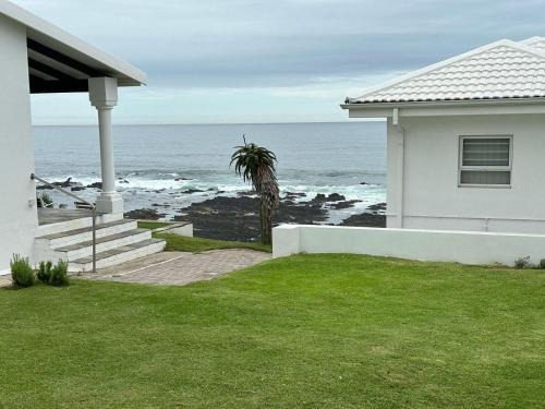 Seaview Villa | Waters Edge Beach House
