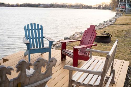 Waverly House | Waters Edge Retreat