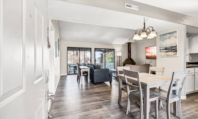 Osage Beach House | Waterview Margaritaville Resort area home. Practice golf! Outdoor TV/grill