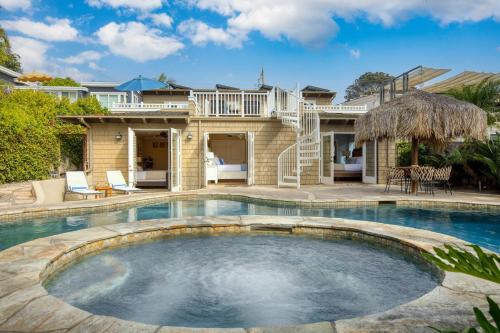 Solana Beach House | Wavebreak by AvantStay Close to BeachesSurfing