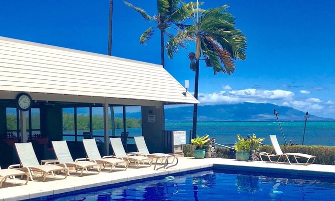 Ualapue Condo | Wavecrest 2 bdr beautiful ocean view ground level unit with Washer-Dryer.