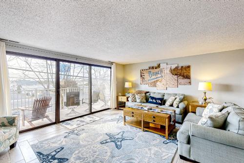 North Ocean City Apartment | Waves #104