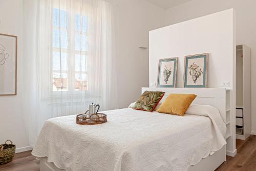 Venezia Nuova Apartment | Waves of Livorno New Modern Apartment