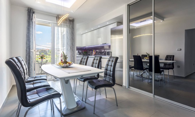 Kastel Sucurac House | Way 2U New apartment