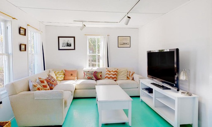 Chilmark House | Wayside Camp