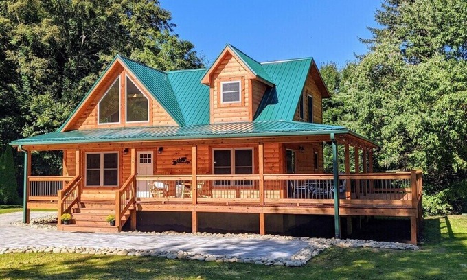 Maggie Valley House | We're Open for Business! Mountain Views,Watch the Elk, Fire Pit,Close to Skiing