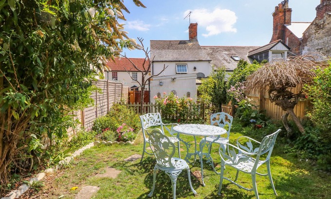 Brading Cottage | Wee Cot